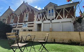 Waterlily et Coquelicot house